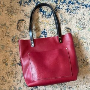 NEW 🦄 PLG Medium Cranberry Classic Tote 🦄